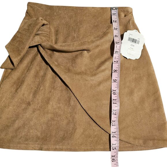Altar'd State Womens XS Faux Suede Mini Skirt Brown Stretch Mock Wrap Style NWT - Picture 7 of 7